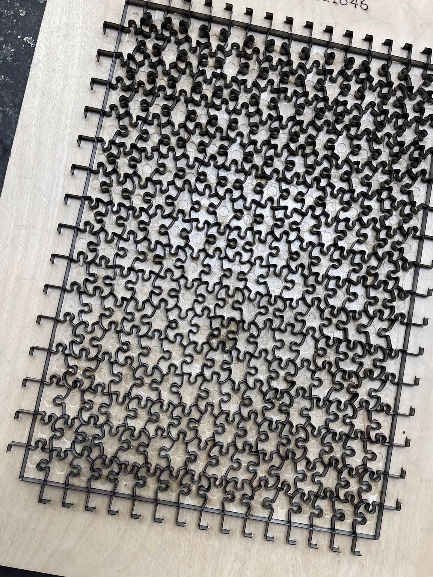 UNIQUE design Puzzle cutting Die JIGSCUT UQ-B