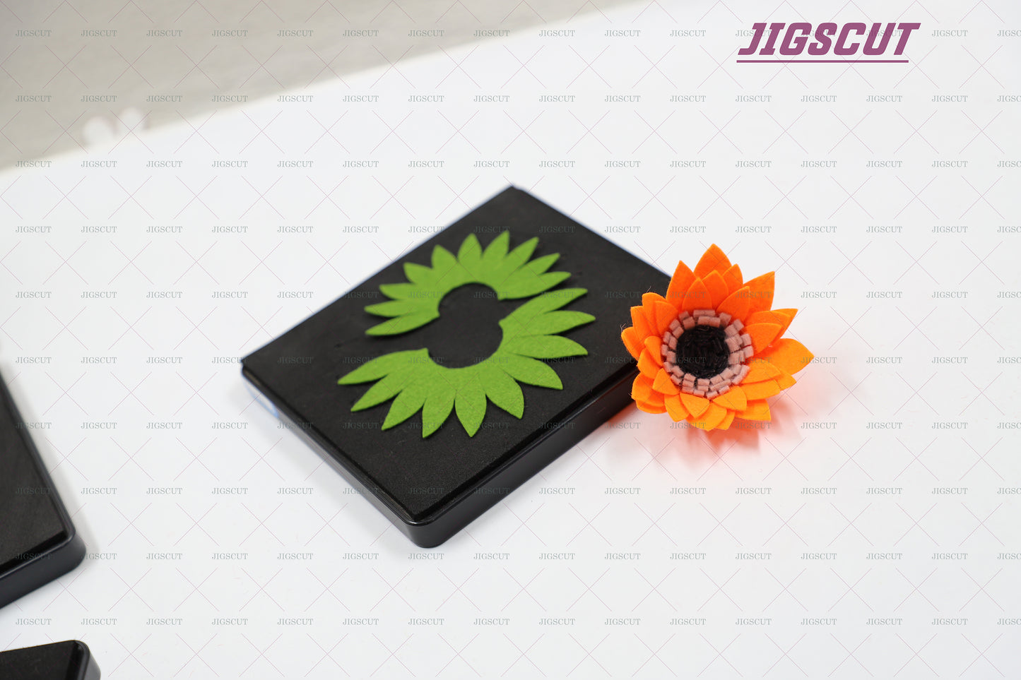 JIGSCUT-FL0093 FLOWER SHAPE CUTTING DIE