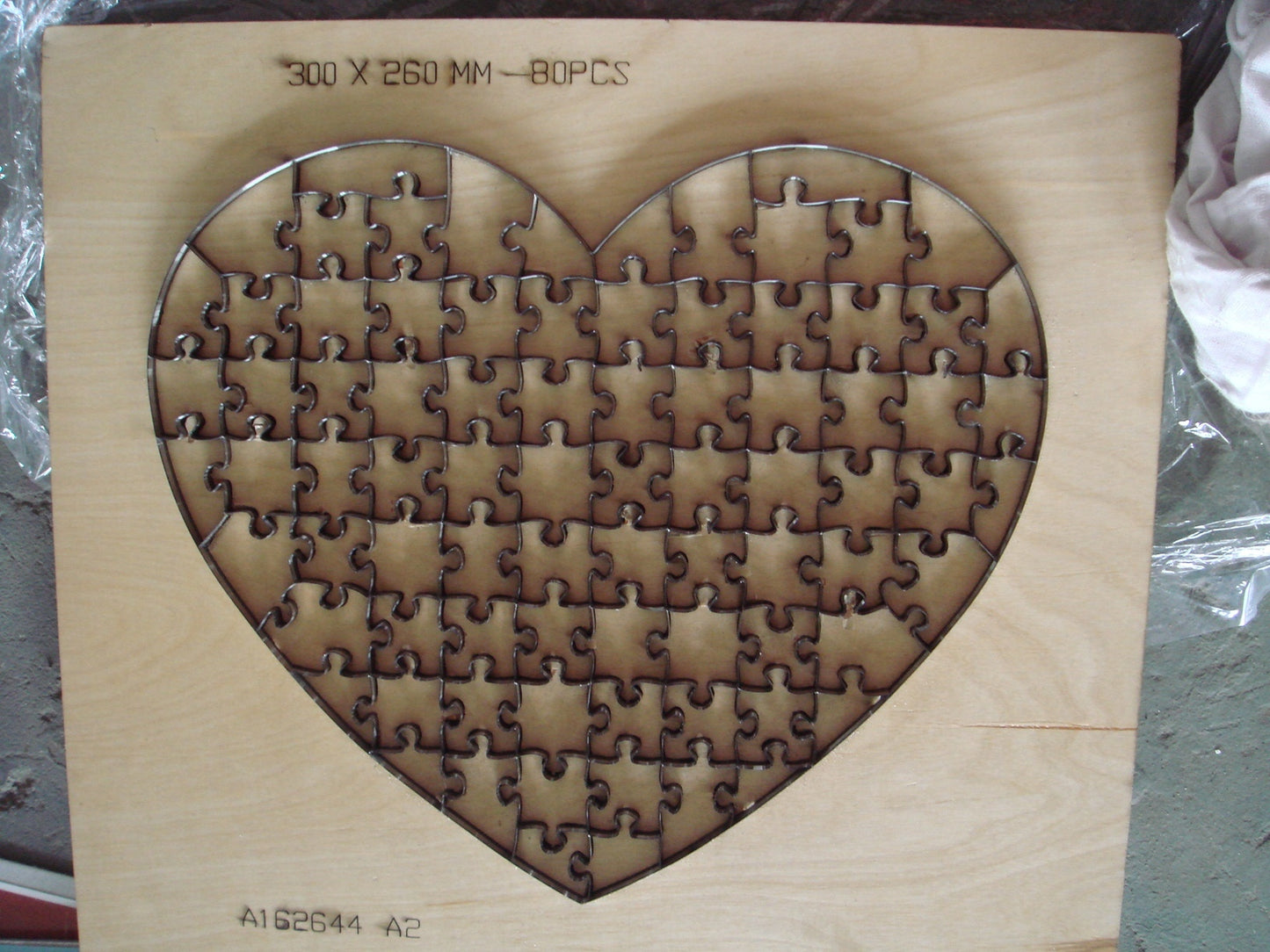 JIGSAW PUZZLE DIE HEART SHAPE 300*260MM-80PCS