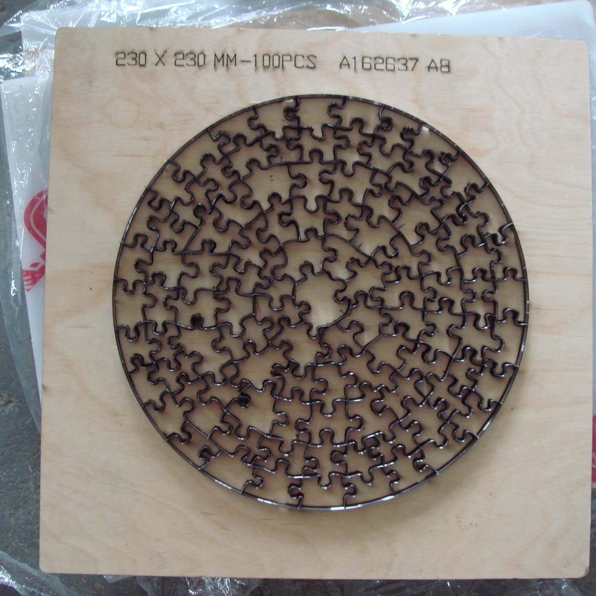 JIGSAW CIRCLE PUZZLE DIE 230*230MM-100PCS