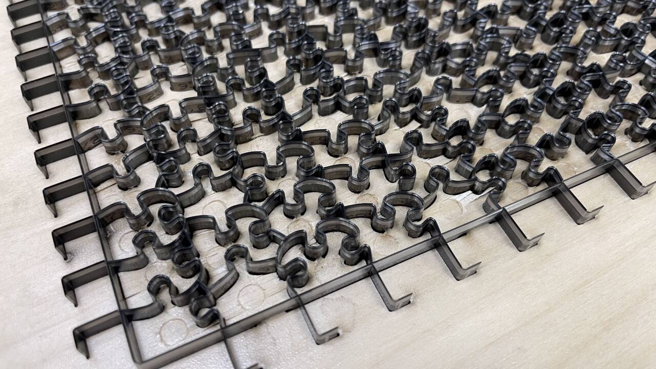 UNIQUE design Puzzle cutting Die JIGSCUT UQ-B