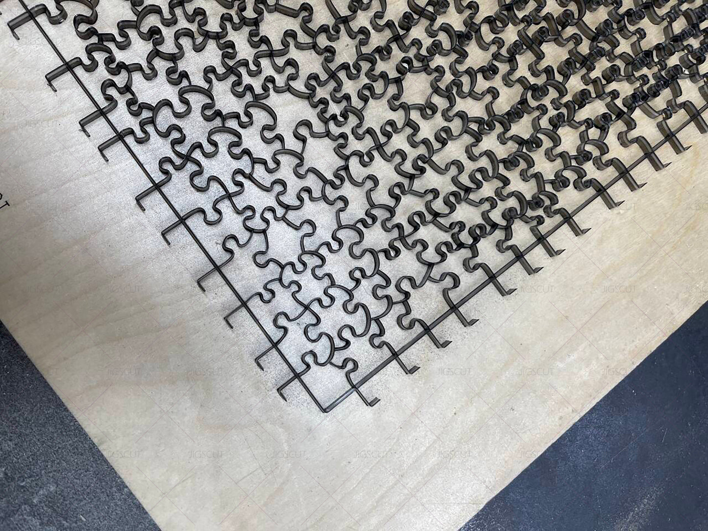 UNIQUE design Puzzle cutting Die JIGSCUT UQ-B